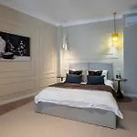 Parisian-inspired 2br On Calea Victoriei - High Ceilings Stylish Design & Location Bukarest
