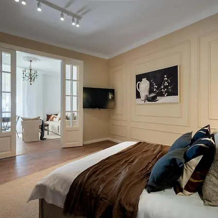 Apartment Parisian-inspired 2br On Calea Victoriei - High Ceilings Stylish Design & Location *