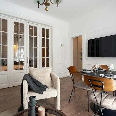 Apartment Parisian-inspired 2br On Calea Victoriei - High Ceilings Stylish Design & Location *