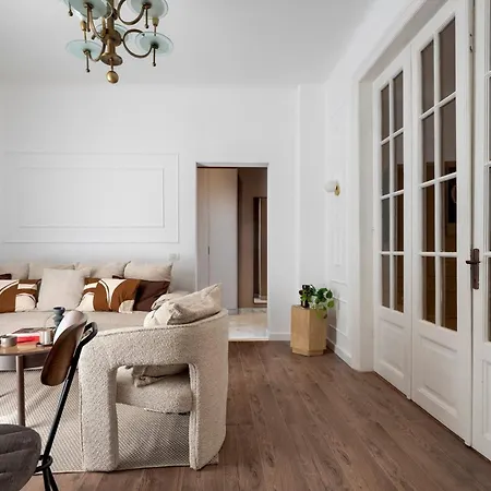 Parisian-inspired 2br On Calea Victoriei - High Ceilings Stylish Design & Location Apartamento *