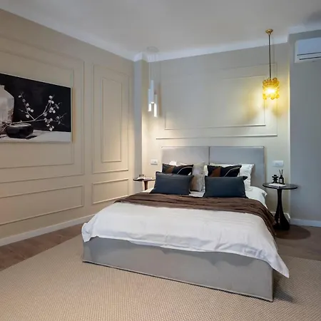 Parisian-inspired 2br On Calea Victoriei - High Ceilings Stylish Design & Location Bucarest