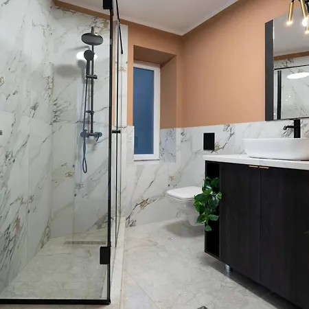 Parisian-inspired 2br On Calea Victoriei - High Ceilings Stylish Design & Location Bucarest