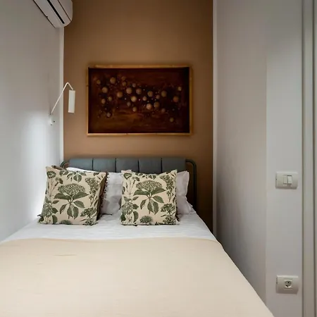 Parisian-inspired 2br On Calea Victoriei - High Ceilings Stylish Design & Location Apartamento Bucareste