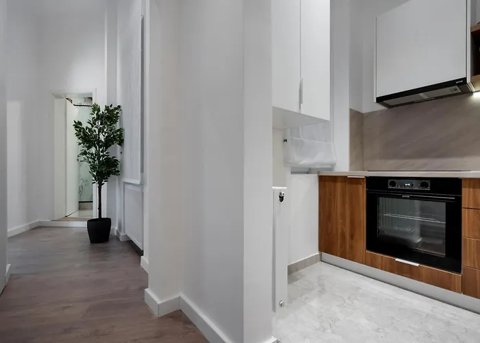 Parisian-inspired 2br On Calea Victoriei - High Ceilings Stylish Design & Location Apartment Bucharest