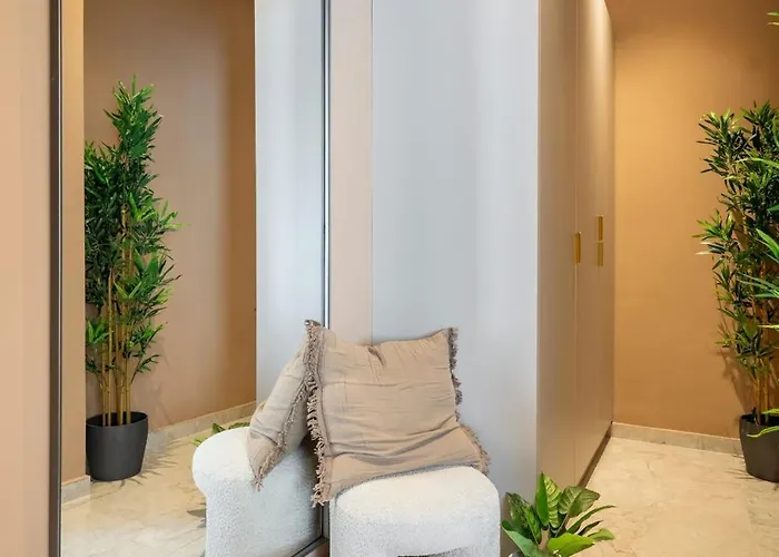 Parisian-inspired 2br On Calea Victoriei - High Ceilings Stylish Design & Location 아파트 부쿠레슈티