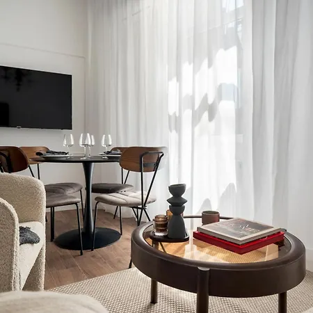 Parisian-inspired 2br On Calea Victoriei - High Ceilings Stylish Design & Location * Bukarest