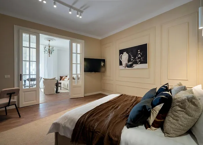 Apartment Parisian-inspired 2br On Calea Victoriei - High Ceilings Stylish Design & Location *
