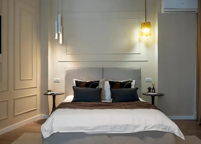 Parisian-inspired 2br On Calea Victoriei - High Ceilings Stylish Design & Location Apartment Bukarest