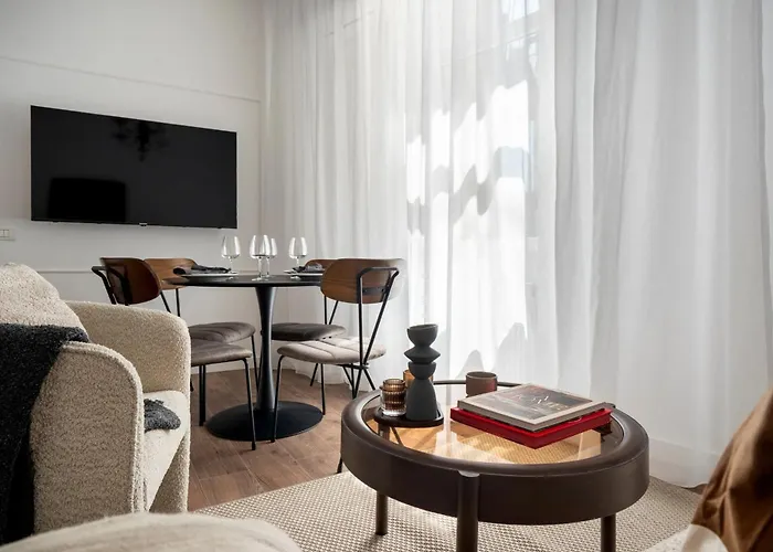 Parisian-inspired 2br On Calea Victoriei - High Ceilings Stylish Design & Location * Bukarest