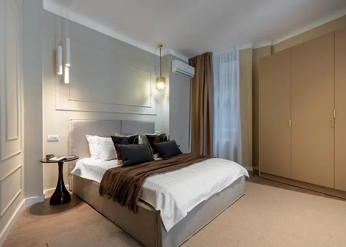 Parisian-inspired 2br On Calea Victoriei - High Ceilings Stylish Design & Location Bukarest