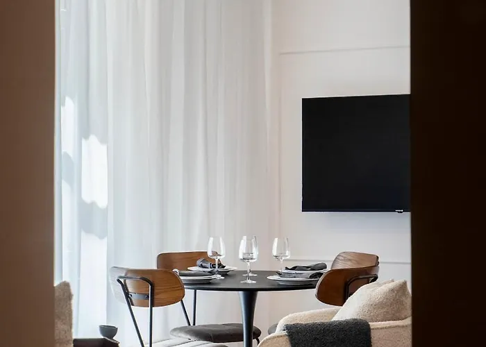 Parisian-inspired 2br On Calea Victoriei - High Ceilings Stylish Design & Location Lejlighed